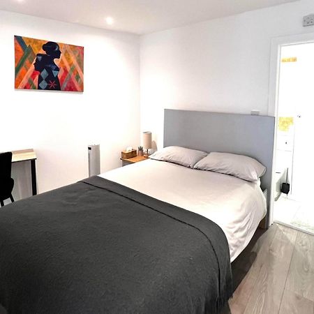 Modern Studio Apartment With Free Wifi Лондон Экстерьер фото