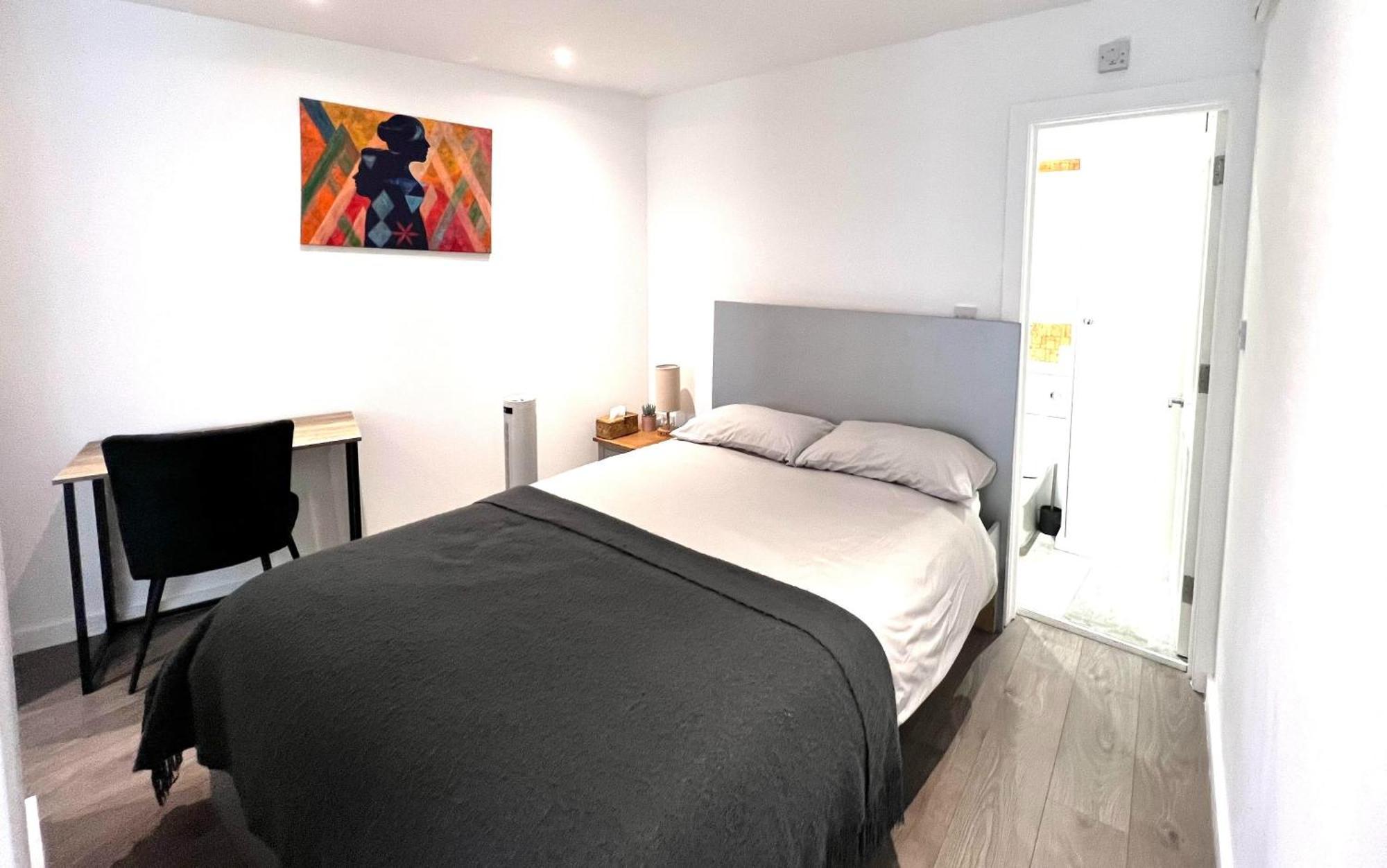 Modern Studio Apartment With Free Wifi Лондон Экстерьер фото