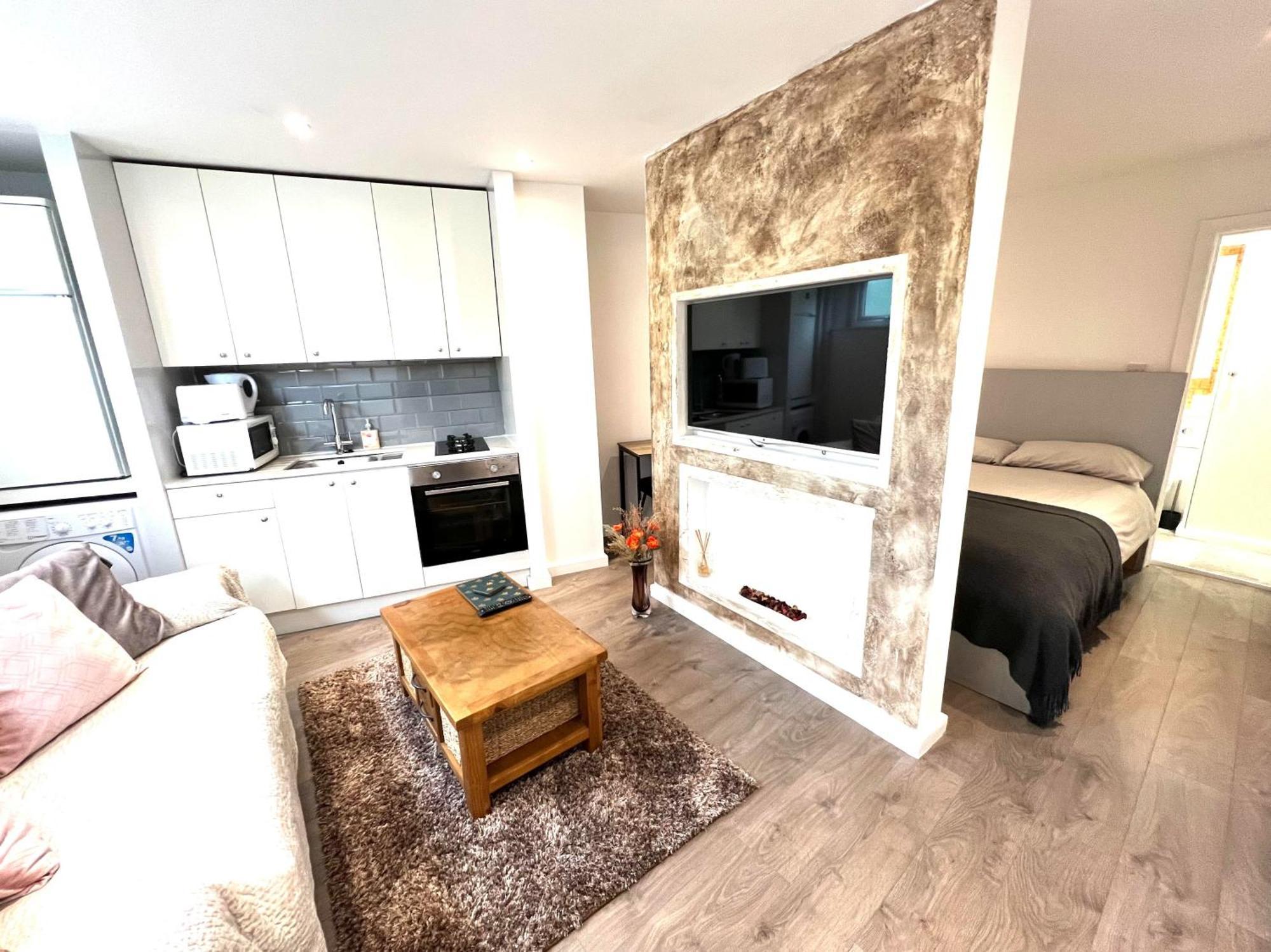 Modern Studio Apartment With Free Wifi Лондон Экстерьер фото